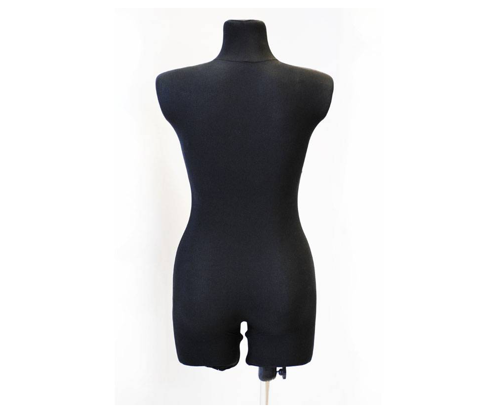 Female mannequins with hips