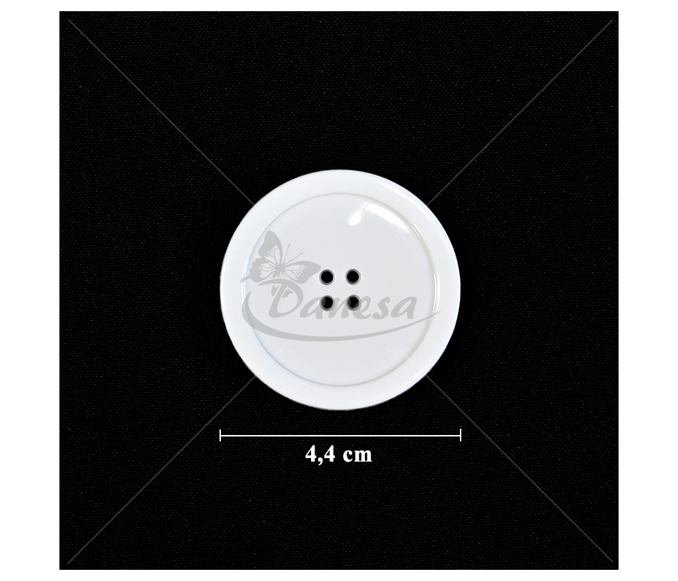 Labai didelė balta keturių skylučių plastikinė saga 44 mm
