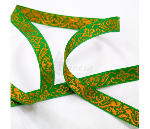Woven decorative ribbon