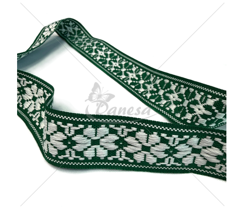 Woven decorative ribbon