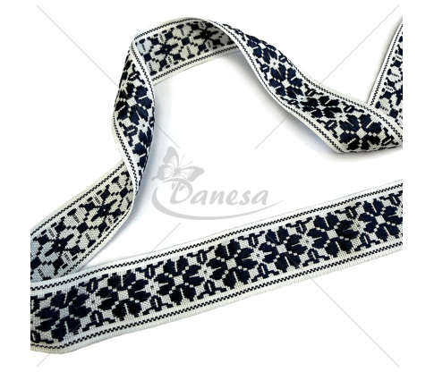 Woven decorative ribbon
