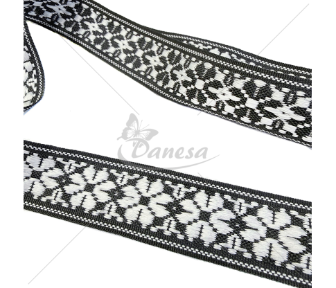 Woven decorative ribbon