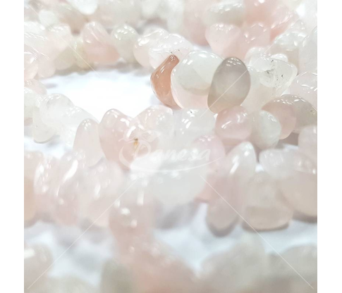 Каменное ожерелье из кварца