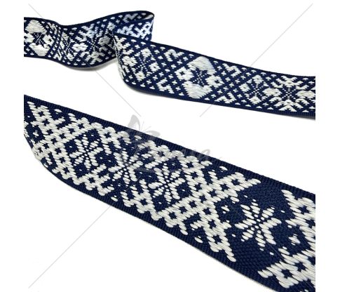 Woven decorative ribbon