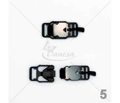 Magnetic clasp