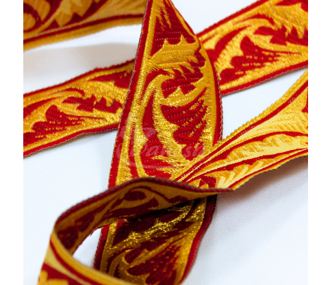 Woven decorative ribbon