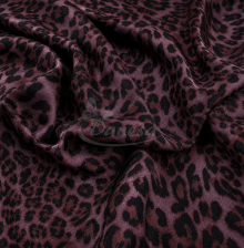 Plonas ir švelnus viskozinis audinys su violetiniu leopardo raštu