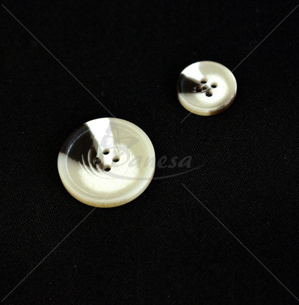 Cream multicolor classic plastic four-hole sewing buttons 28L-44L