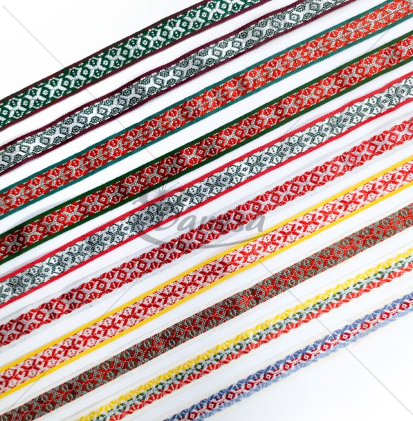 Woven decorative ribbon