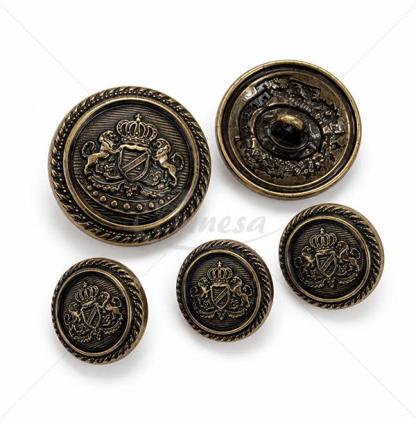 Matte metal button with crown and coat of arms motif, antique gold colour, 24L / 36L
