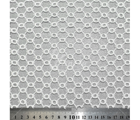 Viskozinis gipiūras, geometrinis raštas, balta spalva
