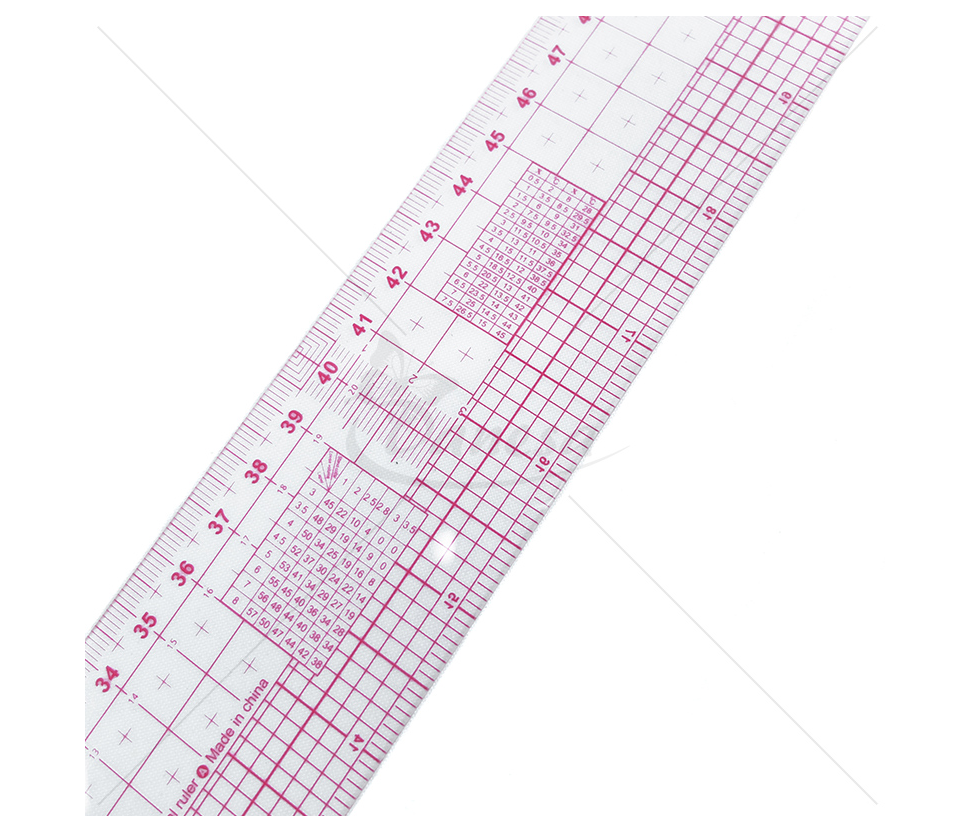 Permatoma liniuotė 60 cm – cm ir colių gradacija, su matlankio žymomis