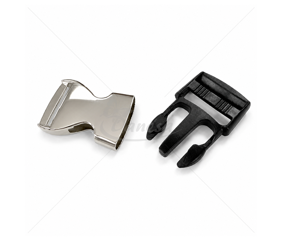 Carabiner / buckle with metal and plastic parts, silver colour