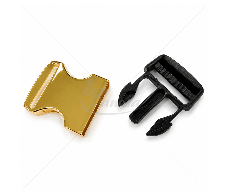 Carabiner / buckle with metal and plastic parts, gold colour
