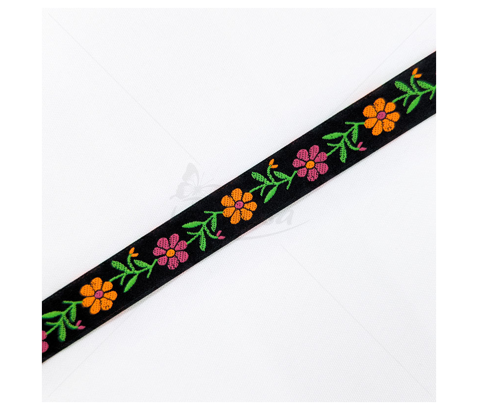 Woven decorative ribbon