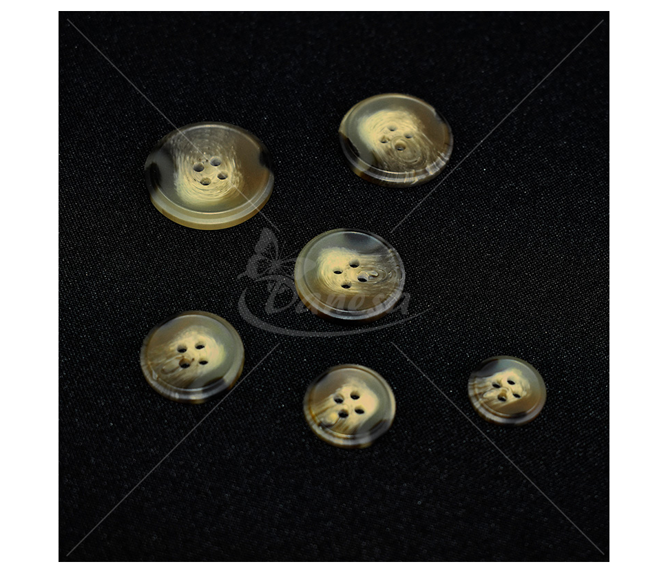 Rudos margos klasikinės keturių skylučių siuvimo sagos 24L–44L
