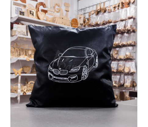 Išsiuvinėta Pagalvė "BMW"
