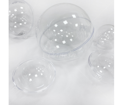 Plastic decorative balls