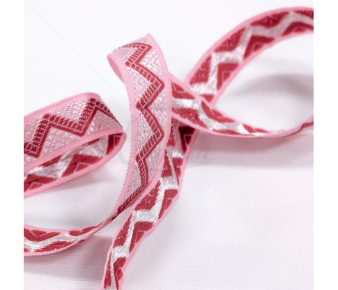 Woven decorative ribbon