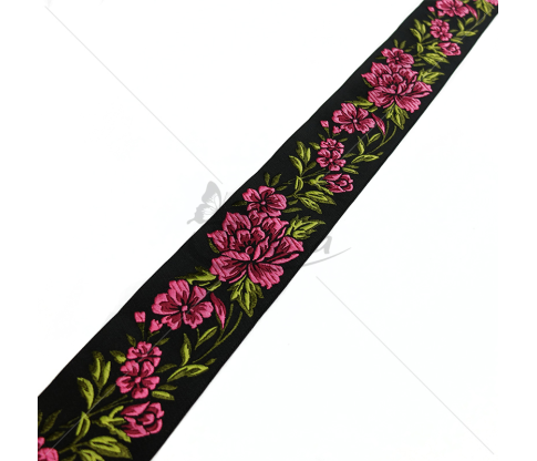 Woven decorative ribbon