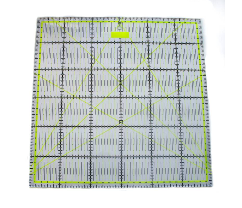 Квадратная линейка для пэчворка 30 × 30 см