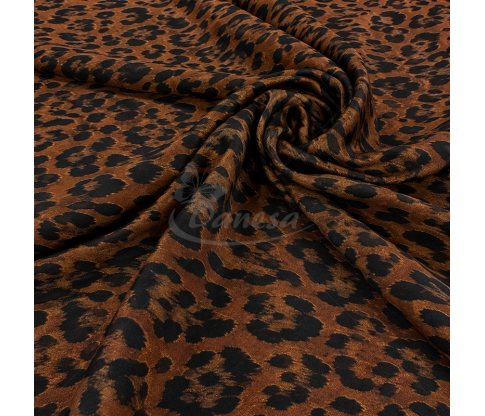 Plonas ir švelnus viskozinis audinys su šokoladiniu leopardo raštu