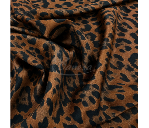 Plonas ir švelnus viskozinis audinys su šokoladiniu leopardo raštu